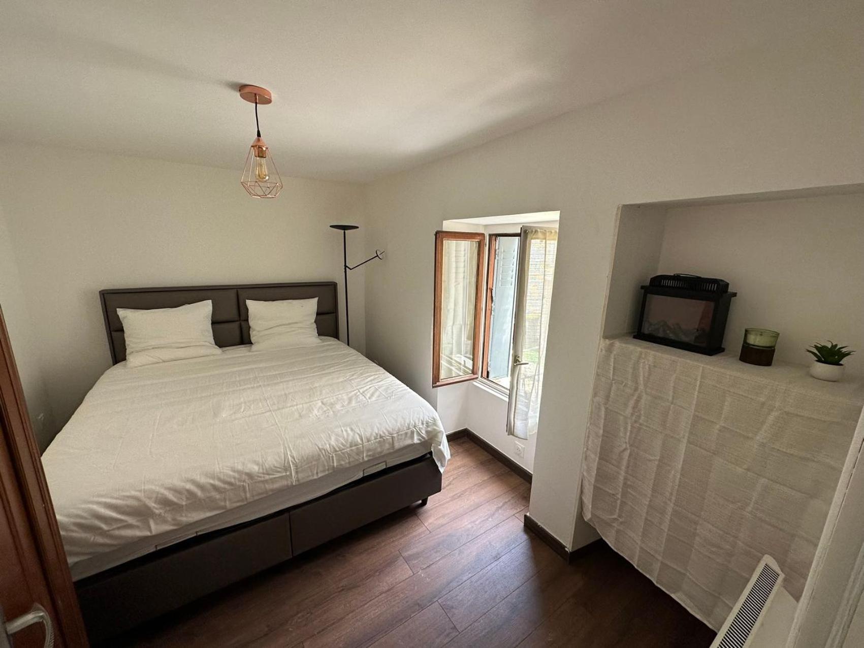 Appartement Calme Moderne Proche De Disneyland Wifi & Cafe Gratuit & Arrivee Autonome Bussy-Saint-Georges Bagian luar foto