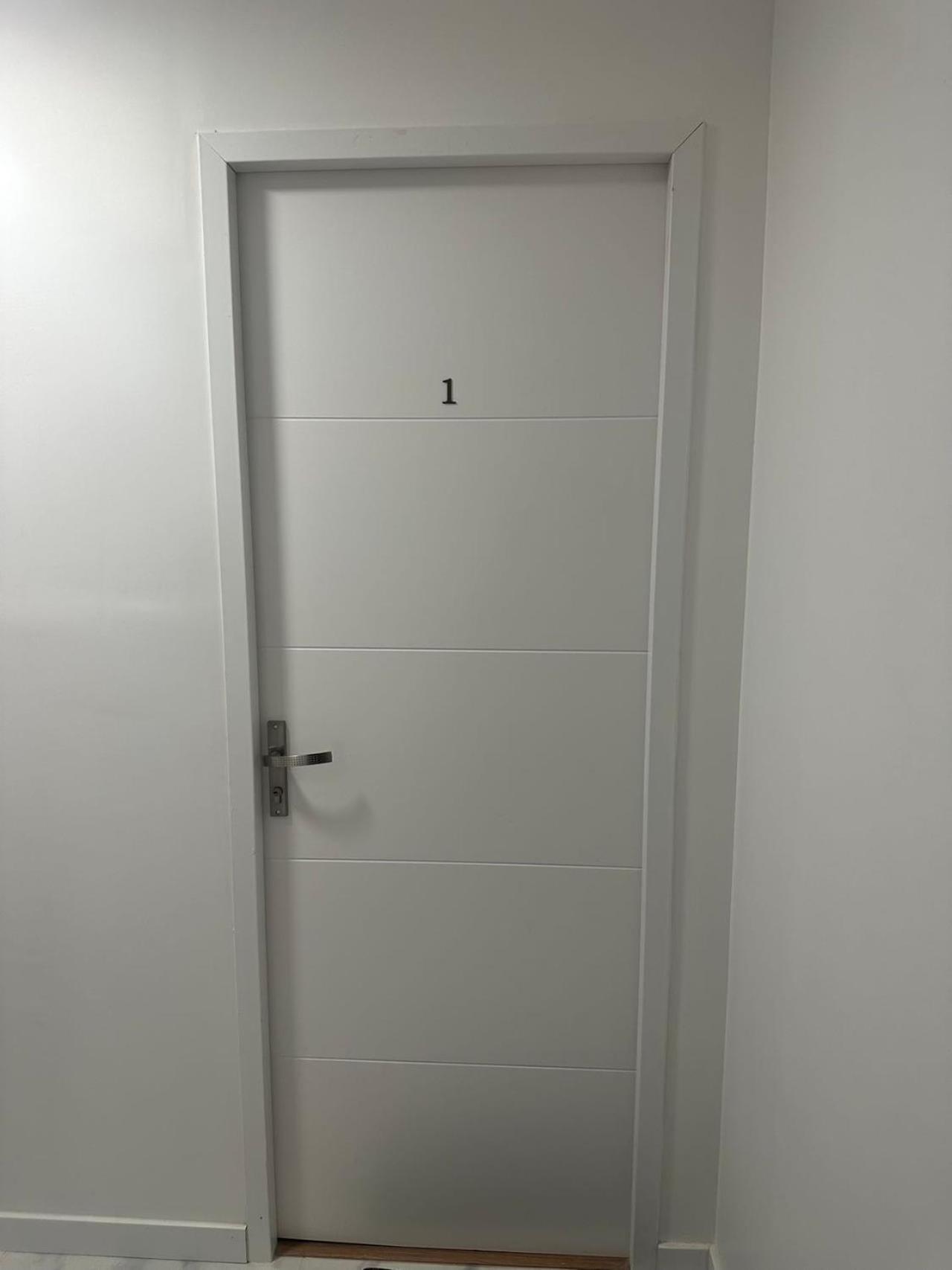 Appartement Calme Moderne Proche De Disneyland Wifi & Cafe Gratuit & Arrivee Autonome Bussy-Saint-Georges Bagian luar foto