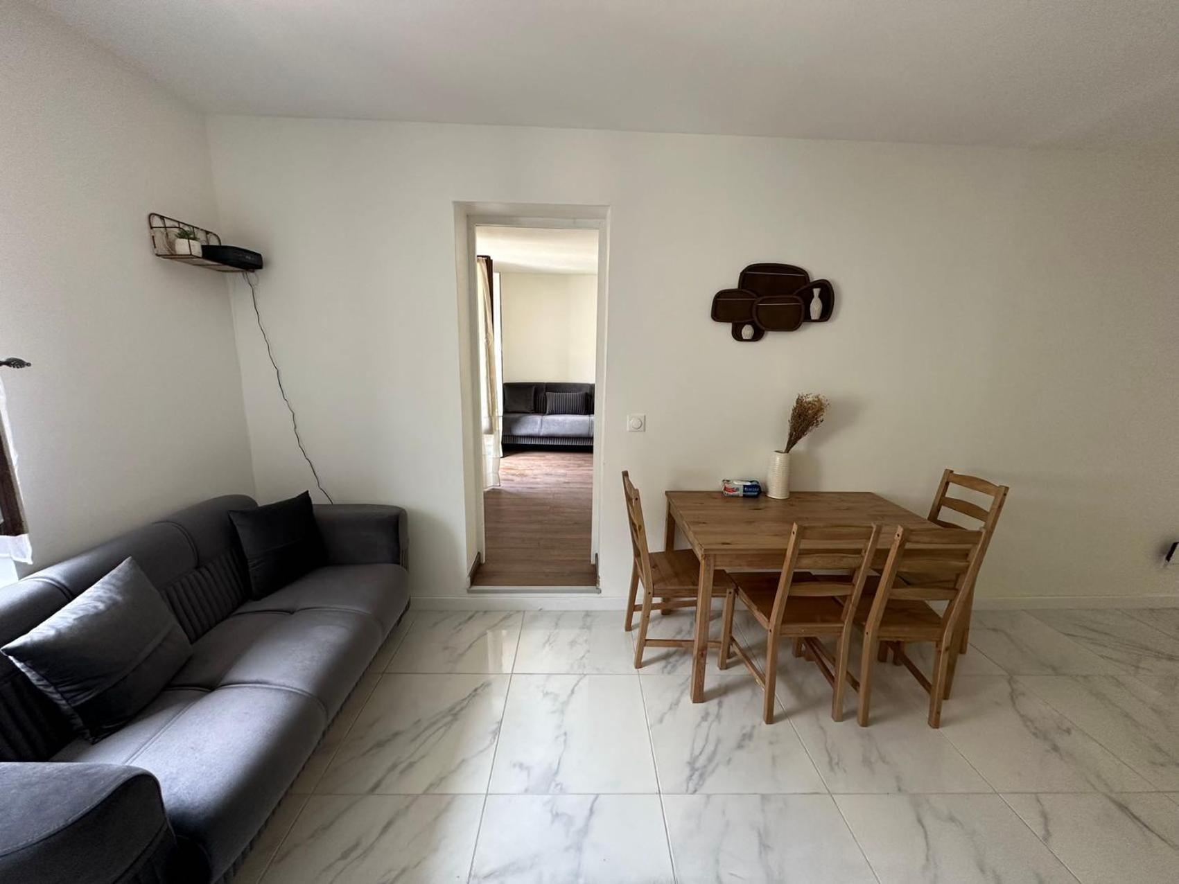 Appartement Calme Moderne Proche De Disneyland Wifi & Cafe Gratuit & Arrivee Autonome Bussy-Saint-Georges Bagian luar foto