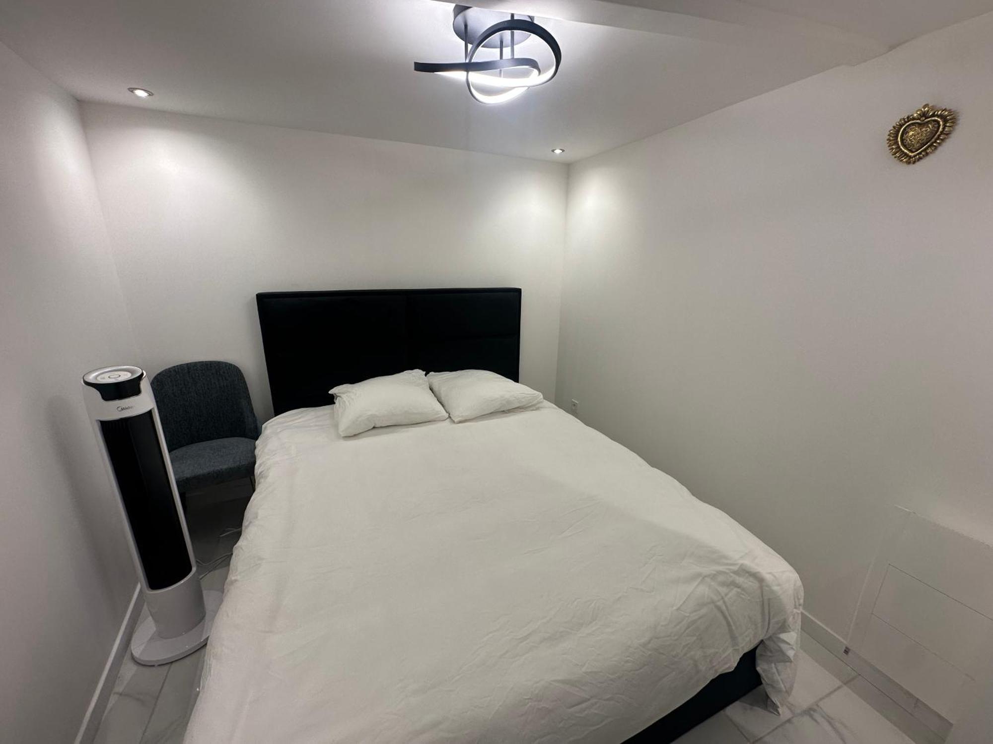 Appartement Calme Moderne Proche De Disneyland Wifi & Cafe Gratuit & Arrivee Autonome Bussy-Saint-Georges Bagian luar foto