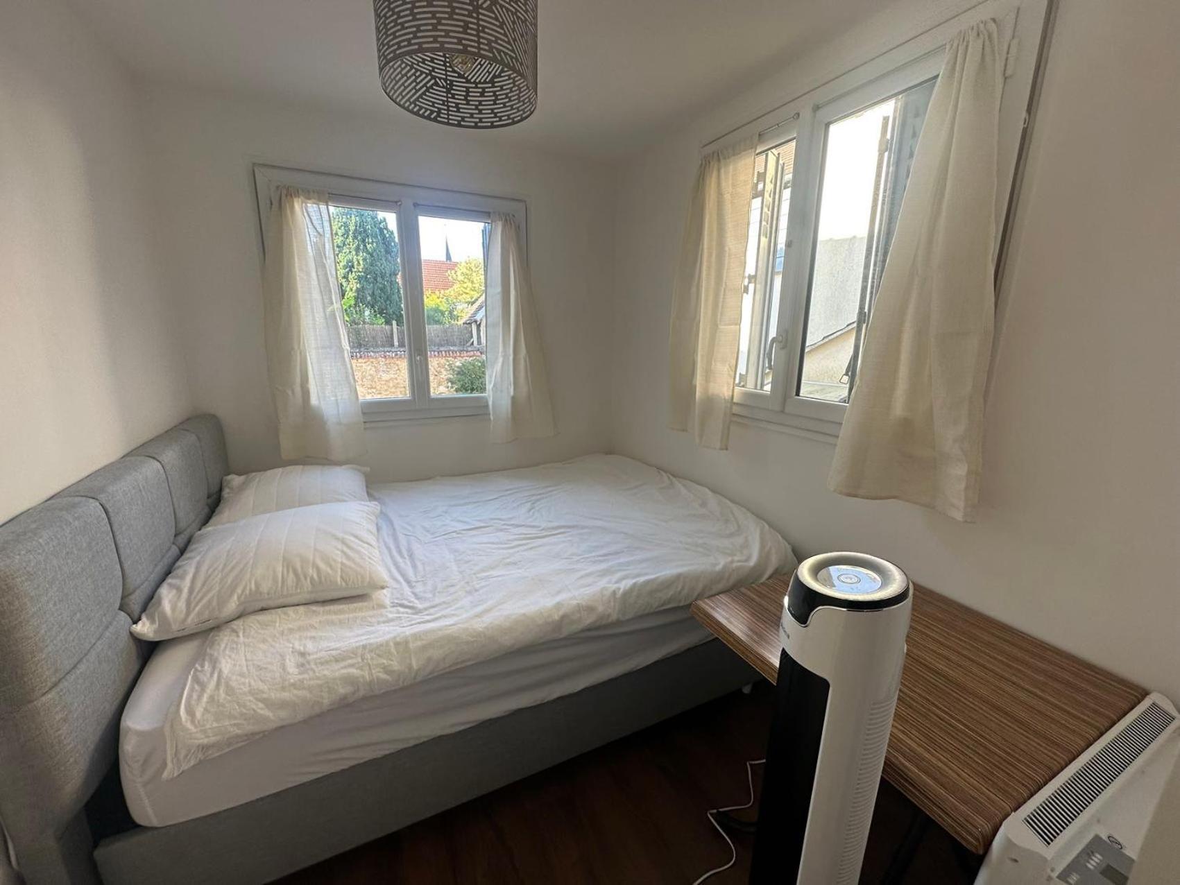 Appartement Calme Moderne Proche De Disneyland Wifi & Cafe Gratuit & Arrivee Autonome Bussy-Saint-Georges Bagian luar foto