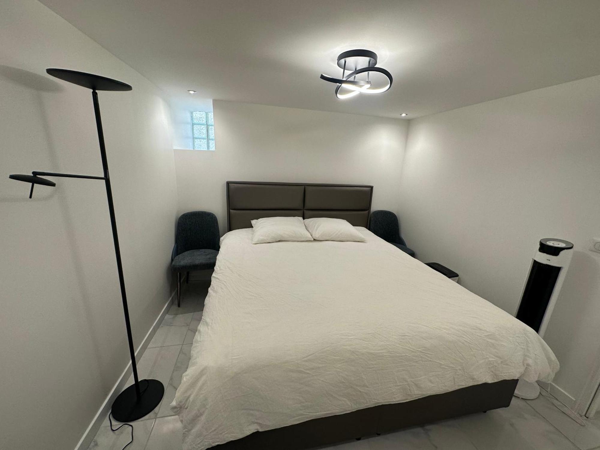 Appartement Calme Moderne Proche De Disneyland Wifi & Cafe Gratuit & Arrivee Autonome Bussy-Saint-Georges Bagian luar foto