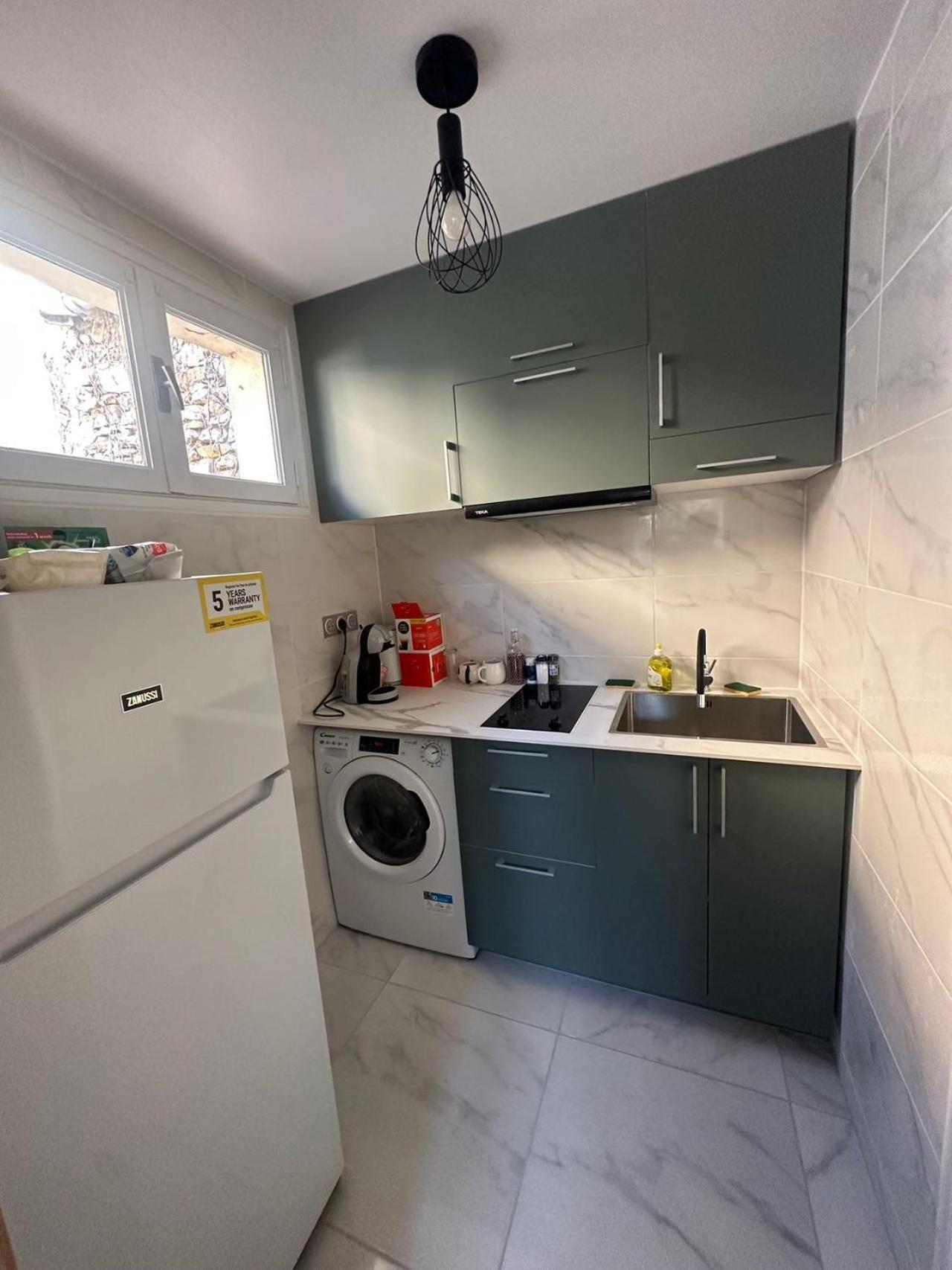 Appartement Calme Moderne Proche De Disneyland Wifi & Cafe Gratuit & Arrivee Autonome Bussy-Saint-Georges Bagian luar foto