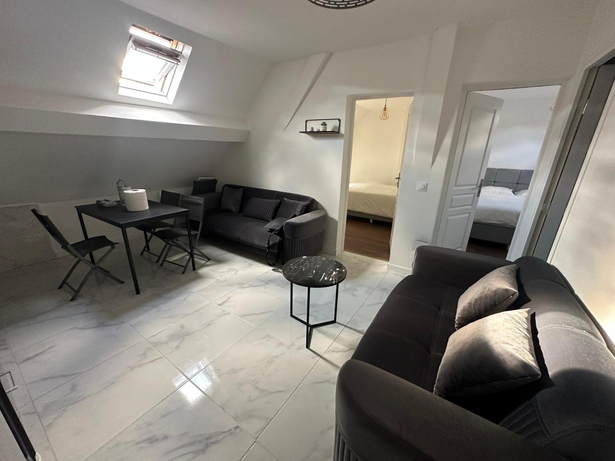Appartement Calme Moderne Proche De Disneyland Wifi & Cafe Gratuit & Arrivee Autonome Bussy-Saint-Georges Bagian luar foto