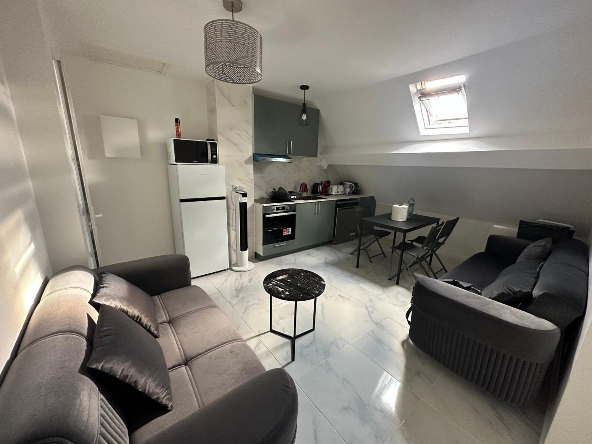 Appartement Calme Moderne Proche De Disneyland Wifi & Cafe Gratuit & Arrivee Autonome Bussy-Saint-Georges Bagian luar foto